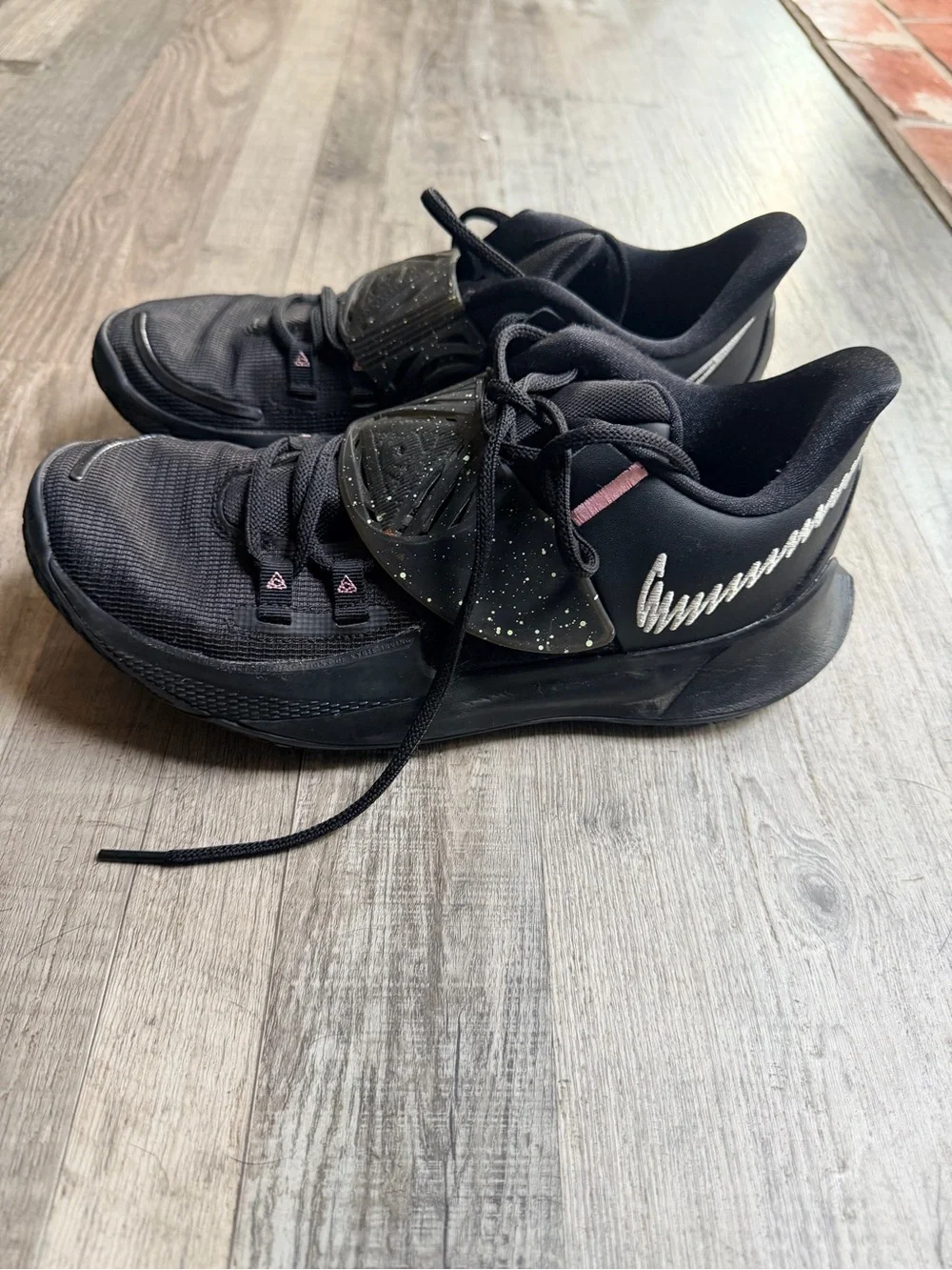 Kyrie Irving Nike Basketball shoes